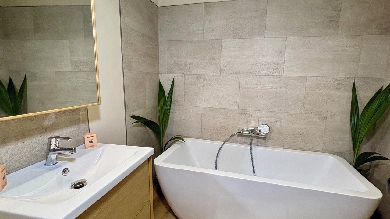 Photo of Bathroom in Orange