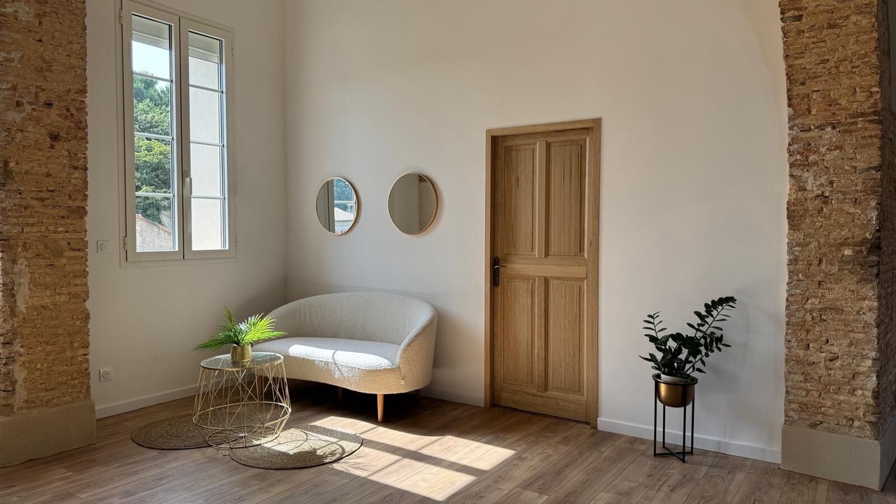 Photo of Livingroom in Orange