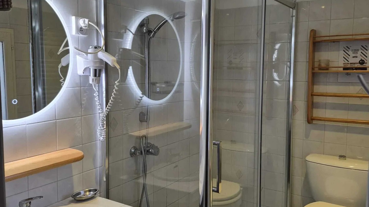Photo of Bathroom in Beaumes-de-Venise