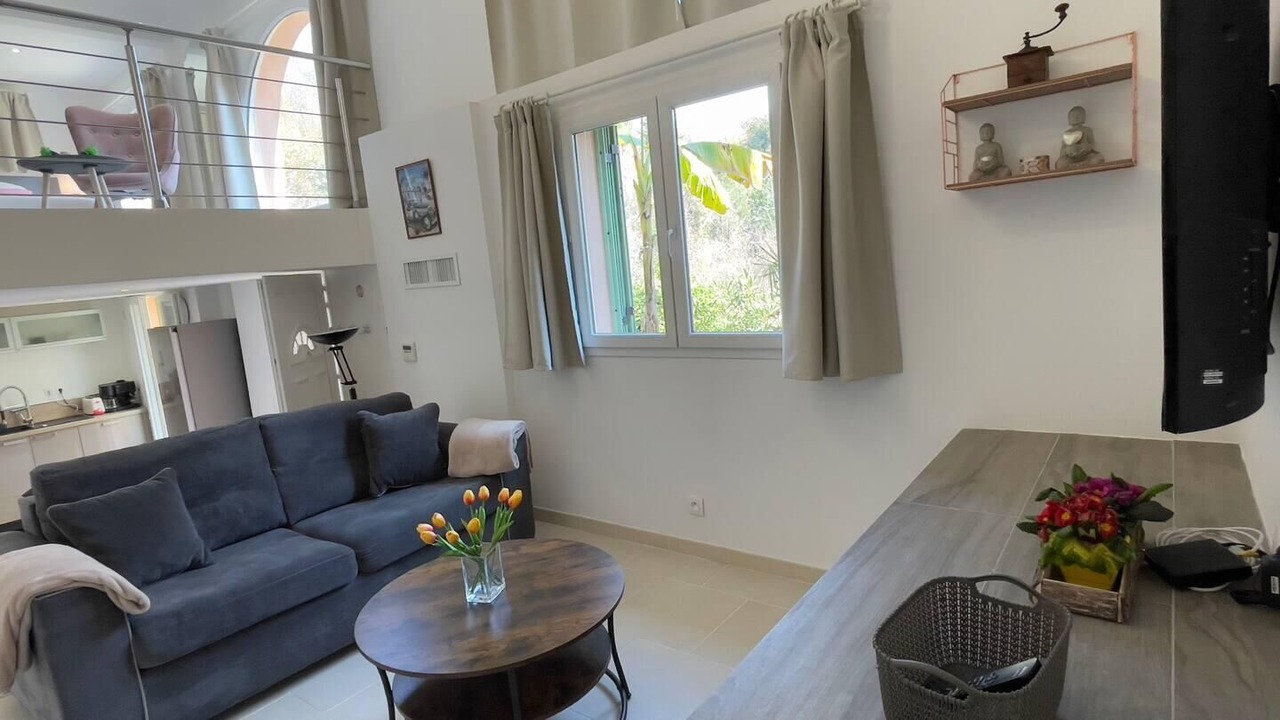Photo of Livingroom in Bendejun
