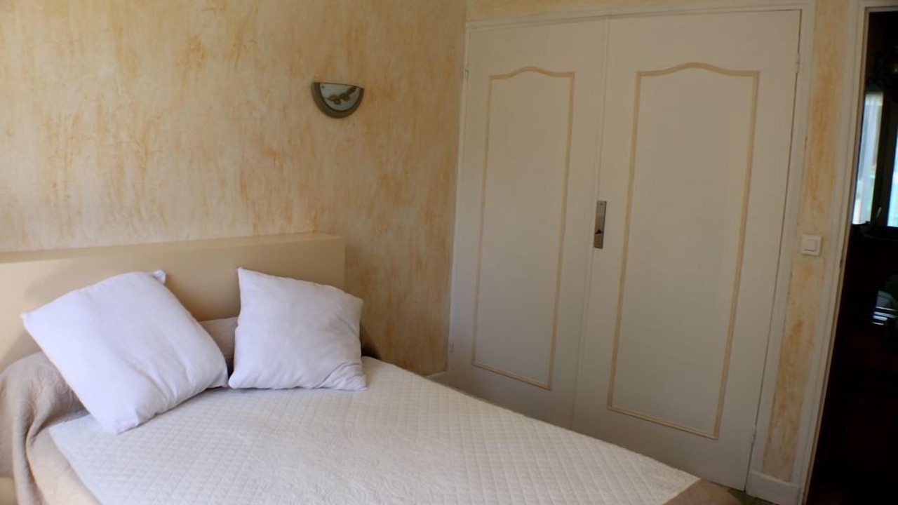 Photo of Bedroom in Contes