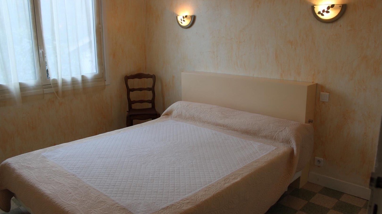 Photo of Bedroom in Contes