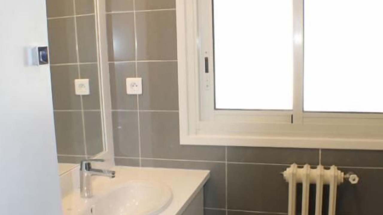 Photo of Bathroom in Contes