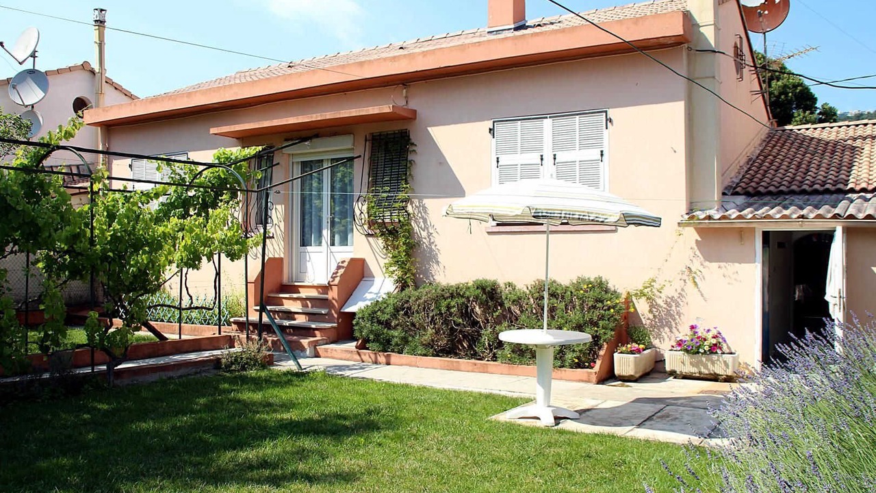 Photo of Outdoor in Contes