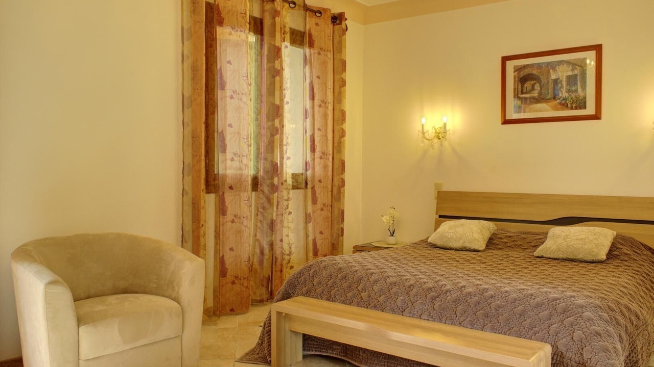 Photo of Bedroom in Blausasc