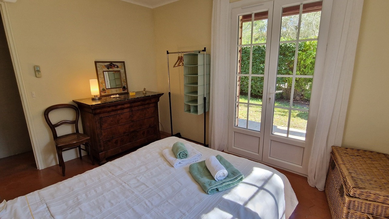 Photo of Bedroom in Eguilles