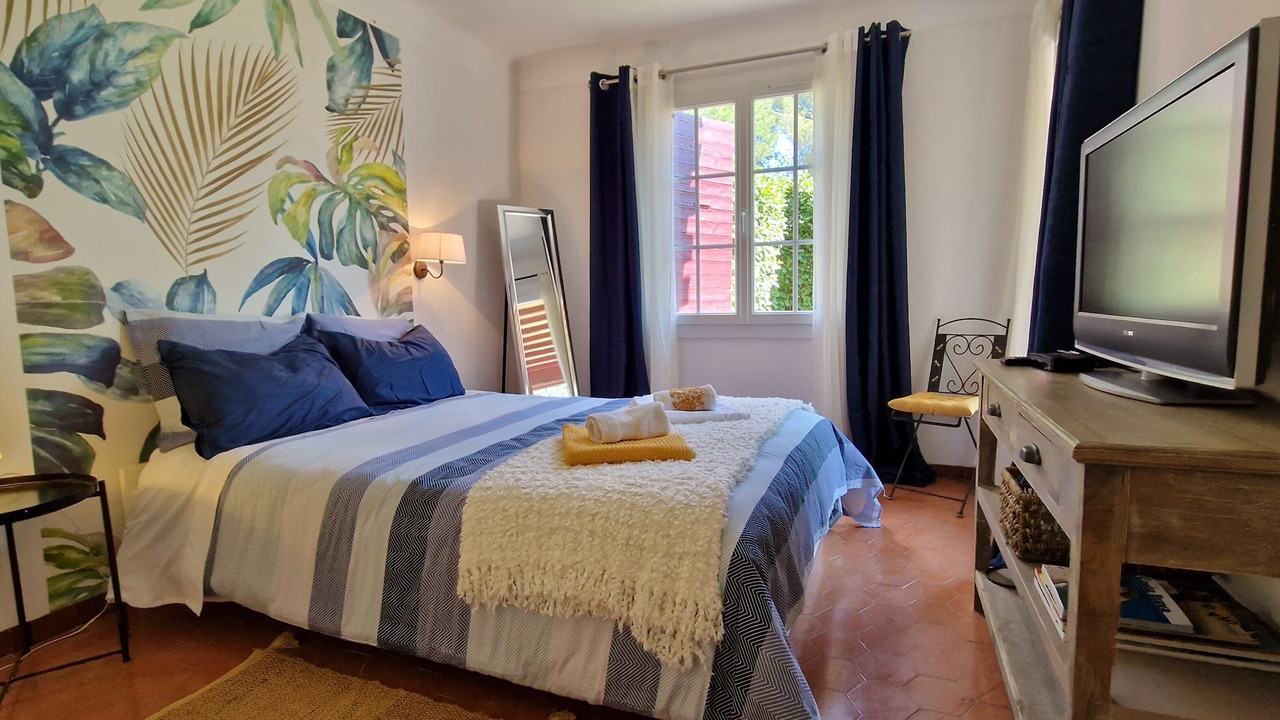 Photo of Bedroom in Eguilles