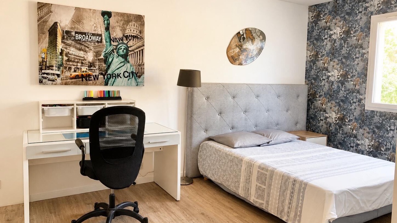 Photo of Bedroom in Saint-Marc-Jaumegarde