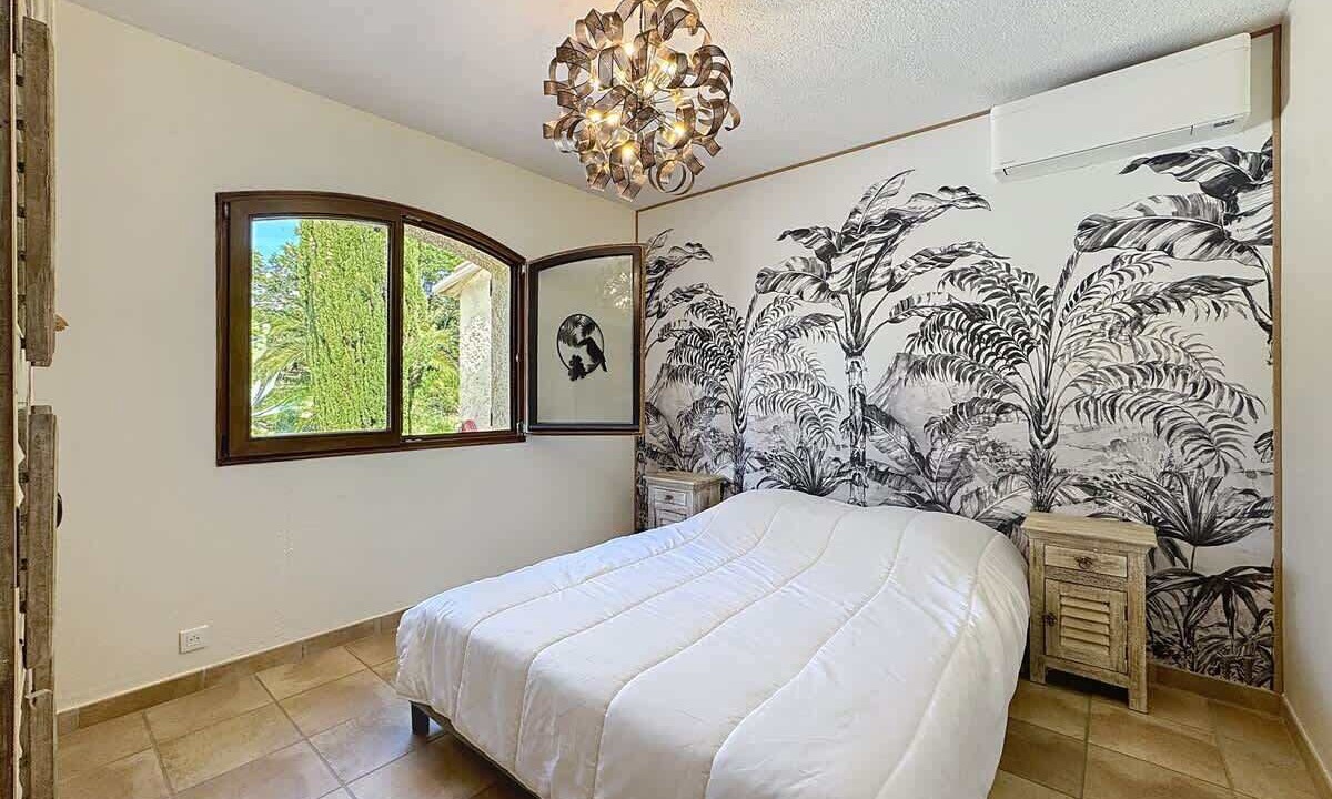 Photo of Bedroom in Frejus