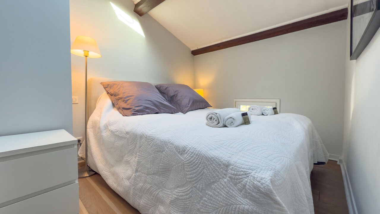 Photo of Bedroom in California - Pezou