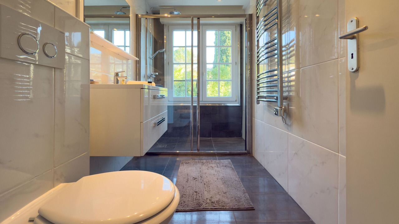 Photo of Bathroom in California - Pezou
