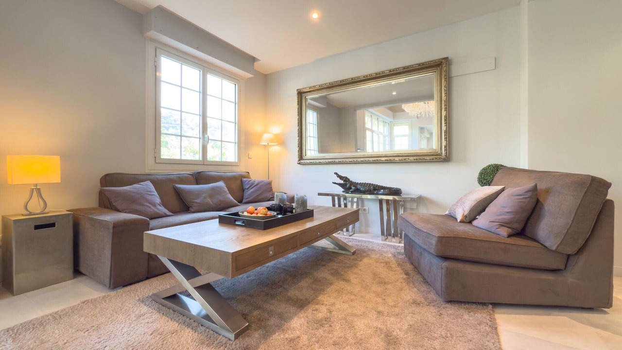 Photo of Livingroom in California - Pezou