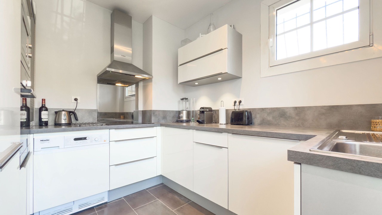 Photo of Kitchen in California - Pezou