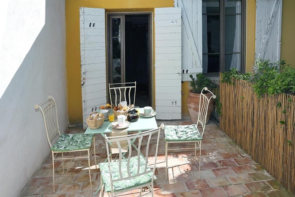 Photo of Outdoor in La Roque-d'Antheron