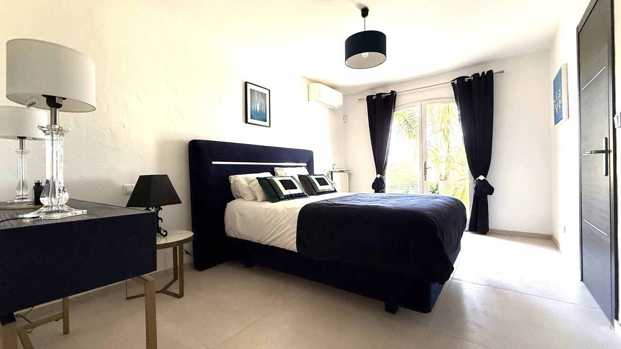 Photo of Bedroom in Boulouris-sur-Mer