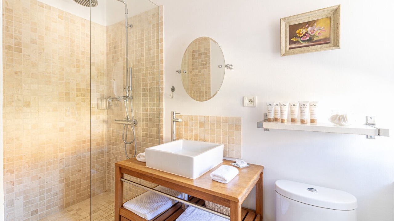 Photo of Bathroom in Molleges