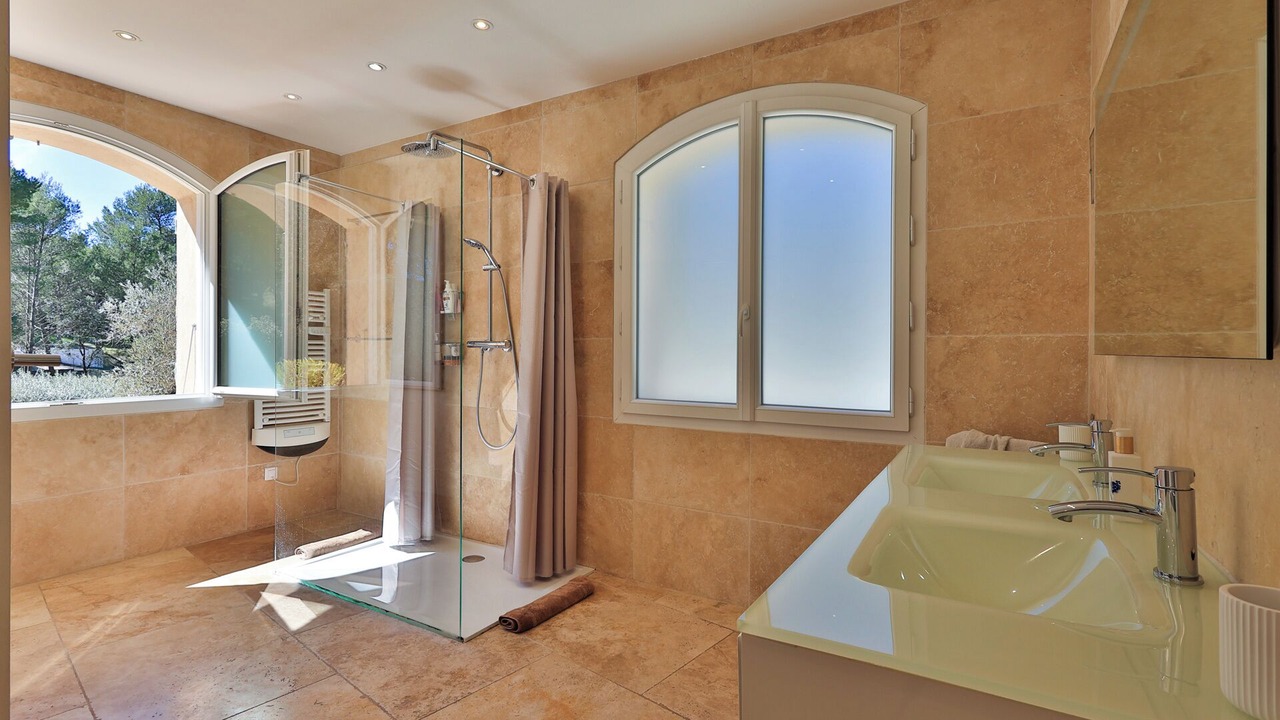 Photo of Bathroom in Ventabren
