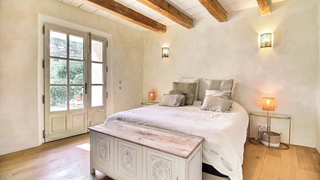 Photo of Bedroom in Saint-Marc-Jaumegarde