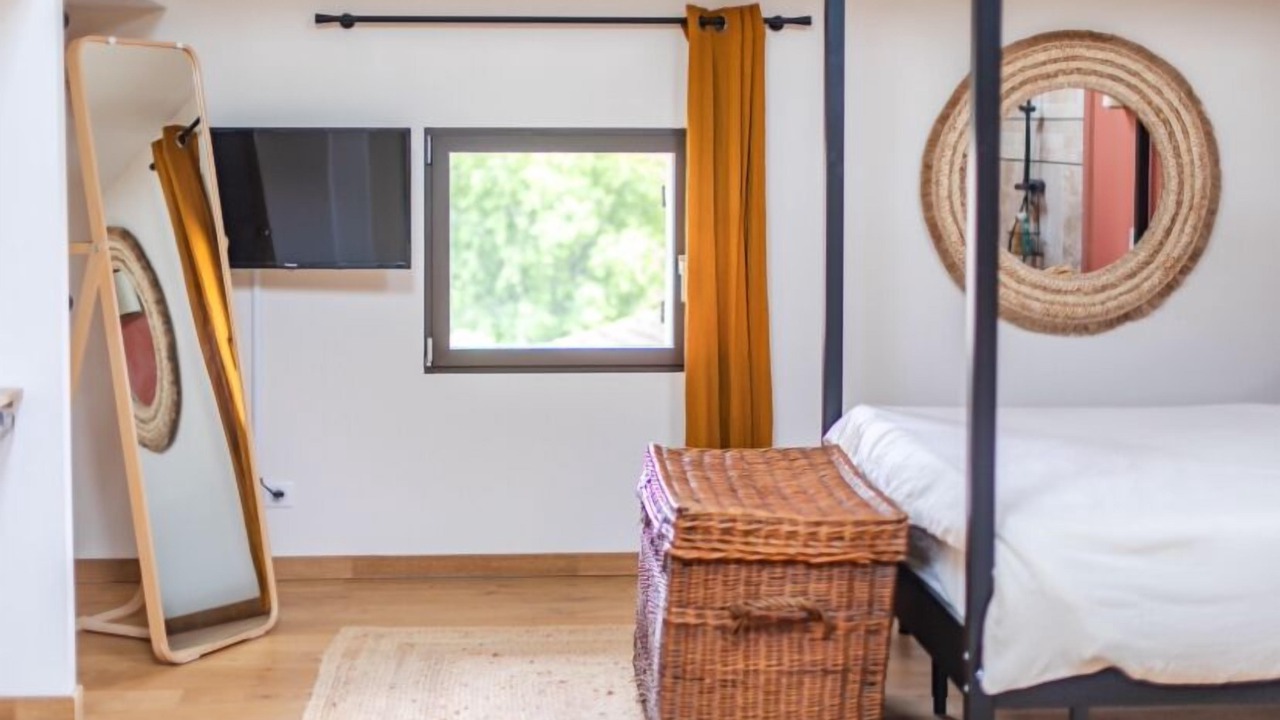 Photo of Bedroom in Lagnes