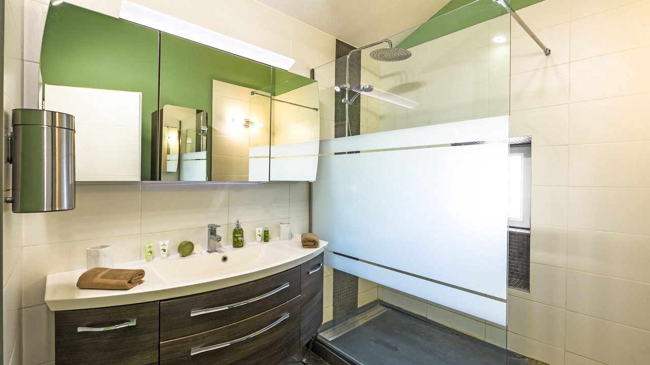Photo of Bathroom in Maussane