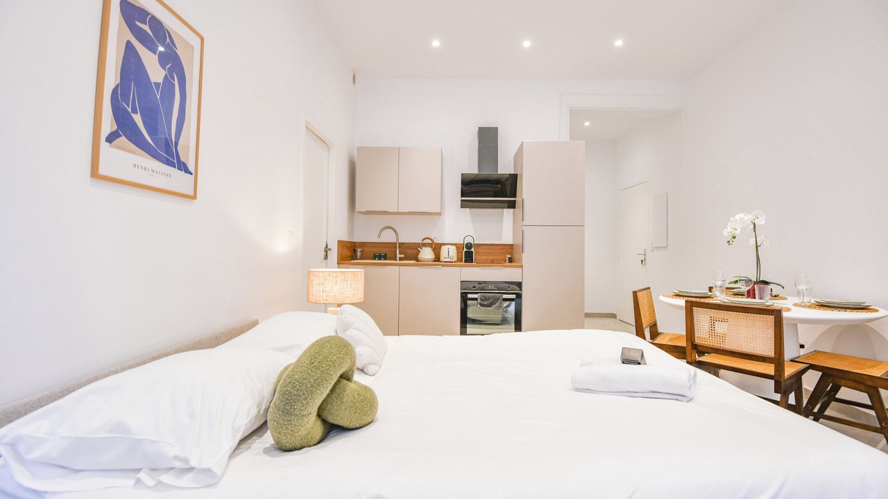 Photo of Bedroom in 1st Arrondissement