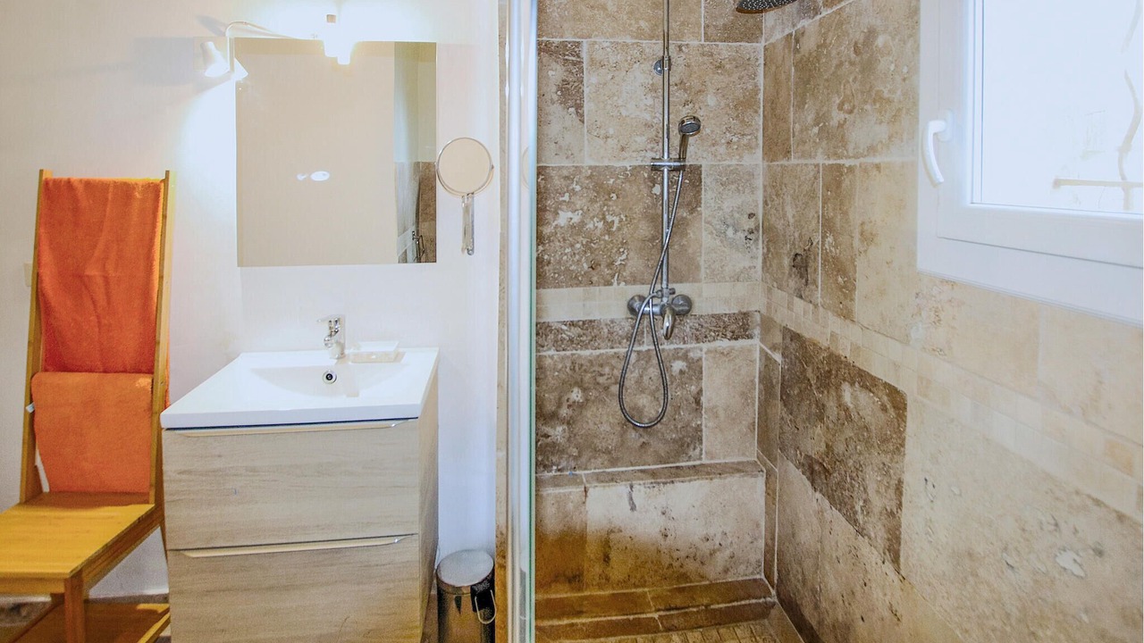 Photo of Bathroom in Carpentras