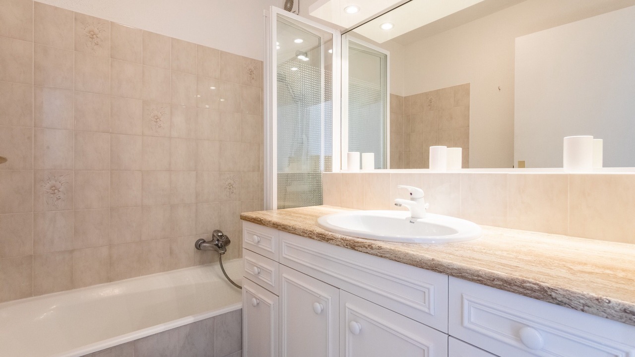 Photo of Bathroom in Frejus Plage