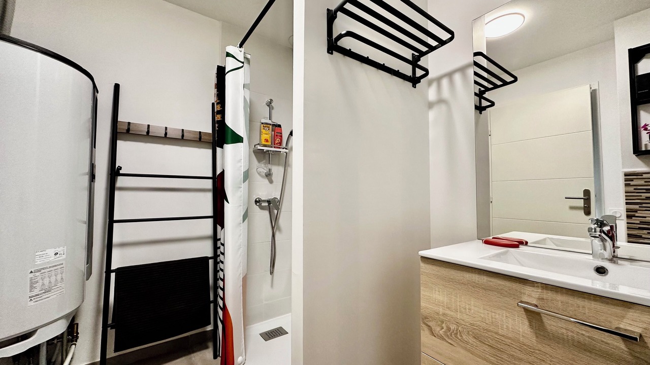 Photo of Bathroom in La Roque-d'Antheron