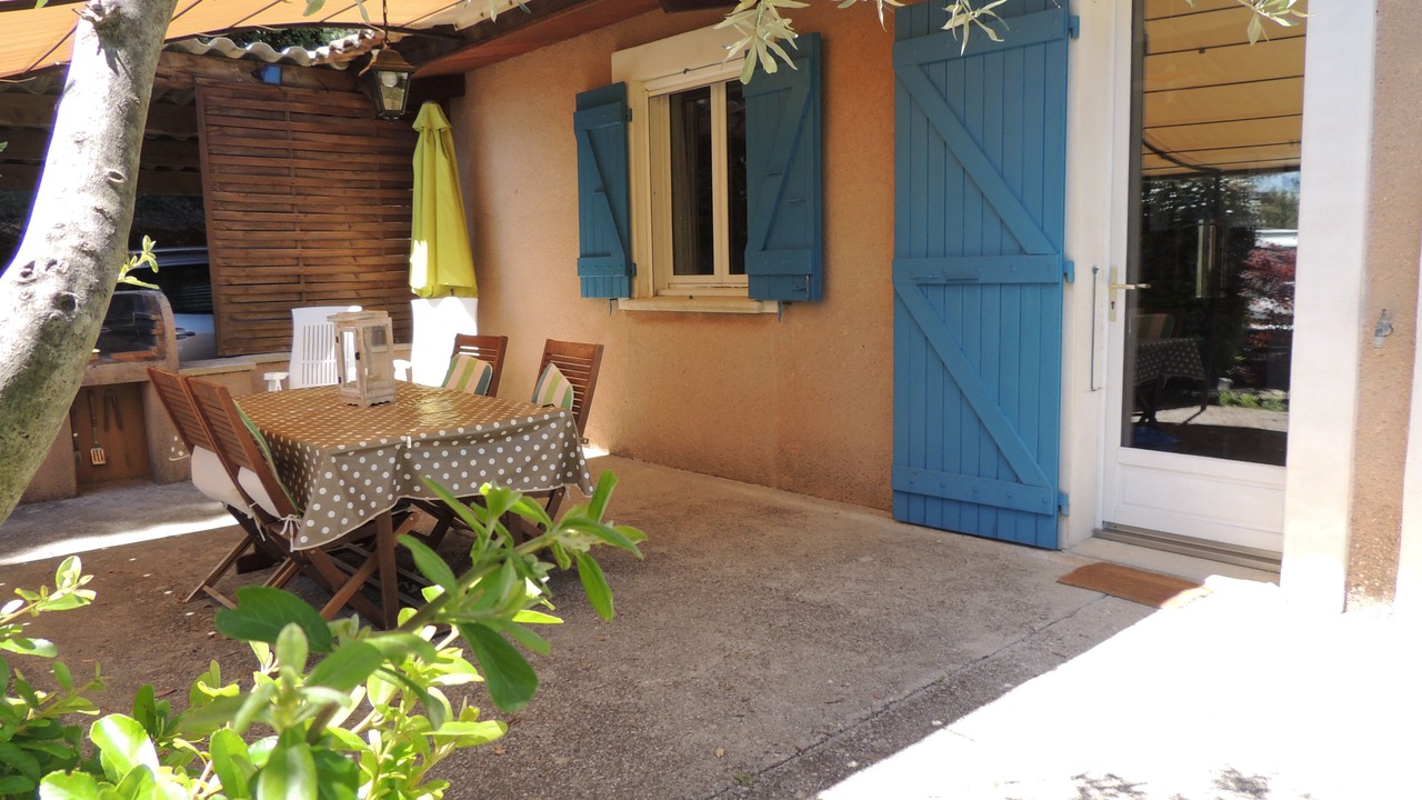 Photo of Outdoor in Buisson