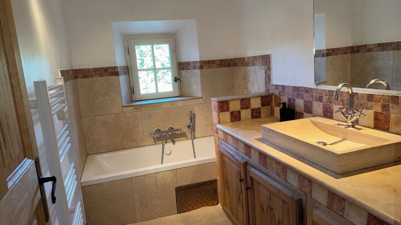 Photo of Bathroom in Bonnieux