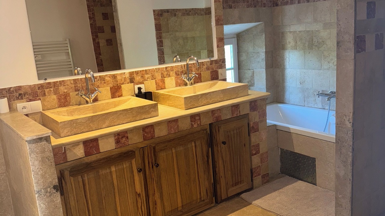 Photo of Bathroom in Bonnieux