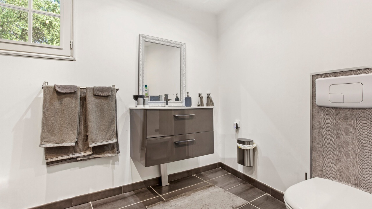 Photo of Bathroom in La Roquebrussanne