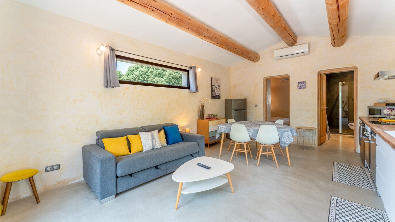 Photo of Livingroom in Saumane-de-Vaucluse