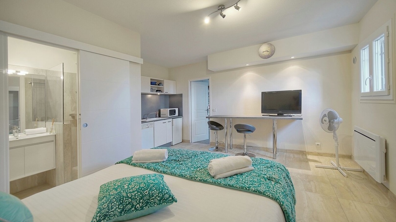 Photo of Bedroom in Vallauris