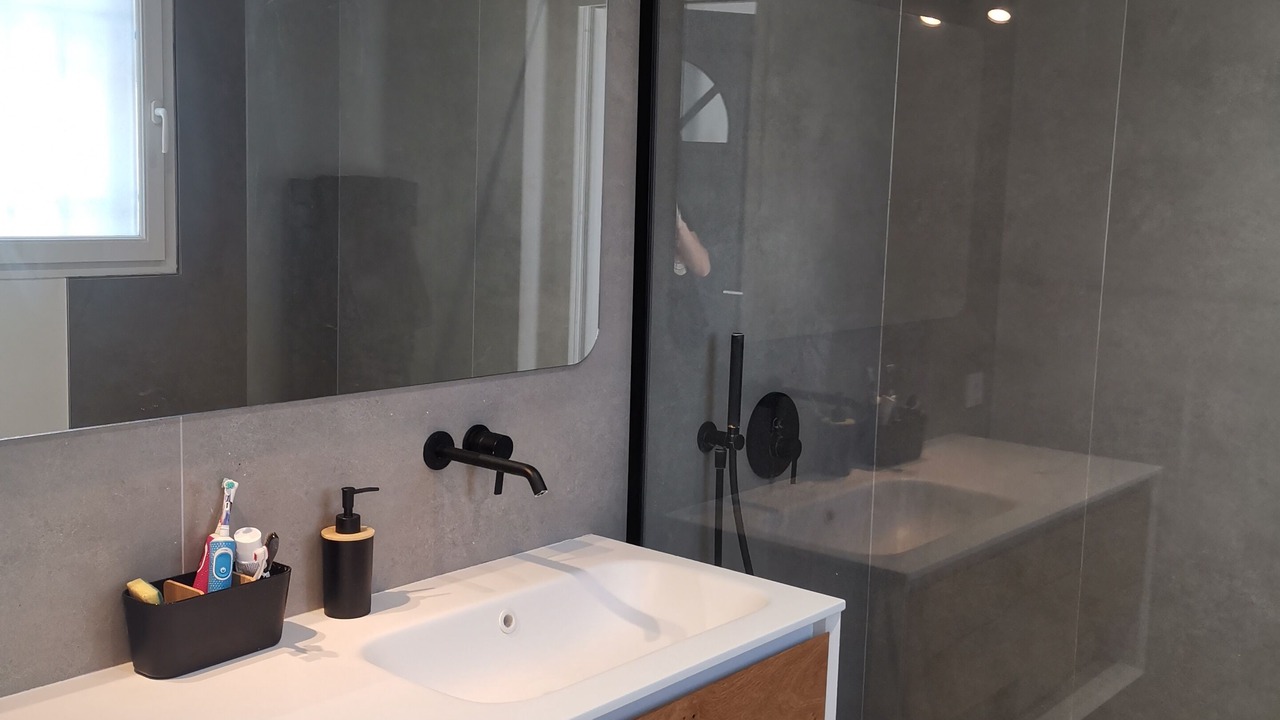 Photo of Bathroom in La Fare-les-Oliviers