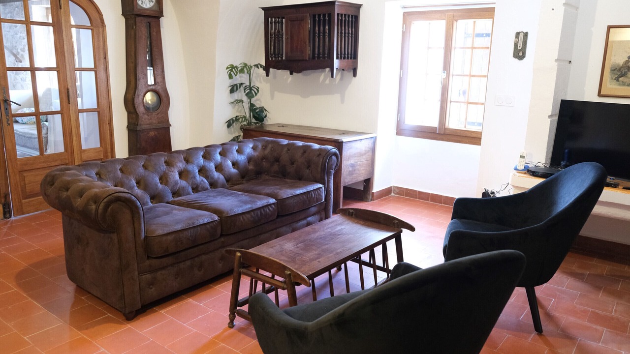 Photo of Livingroom in Mouries