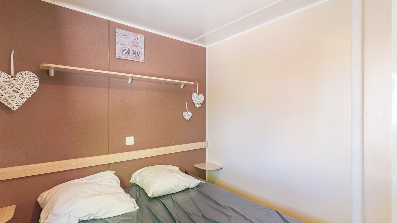 Photo of Bedroom in La Roque-d'Antheron