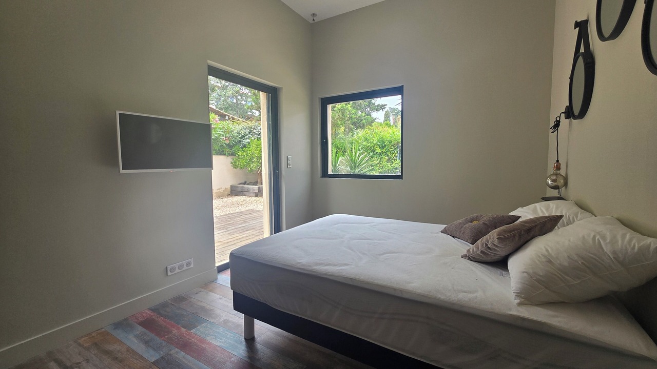 Photo of Bedroom in Saint-Aygulf