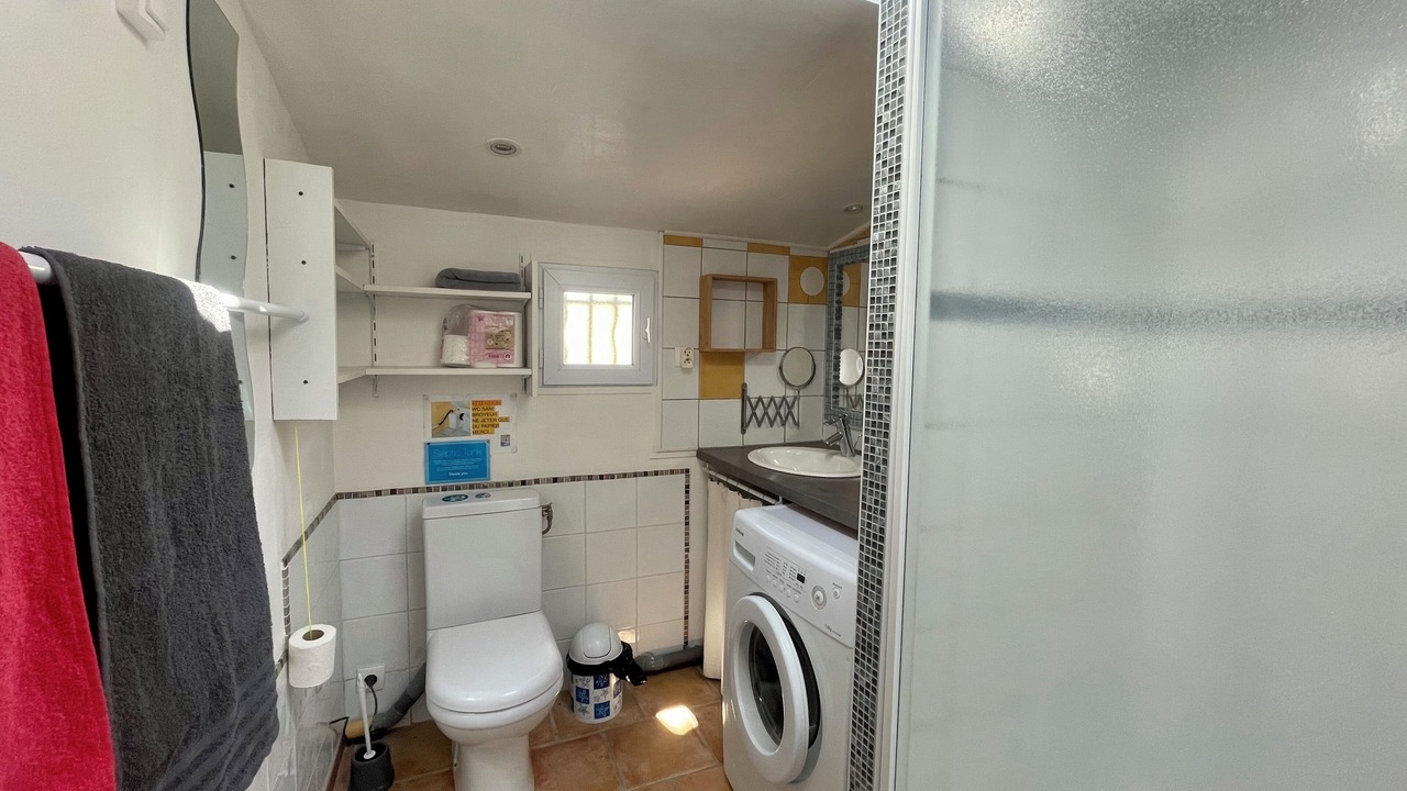 Photo of Bathroom in Lambesc