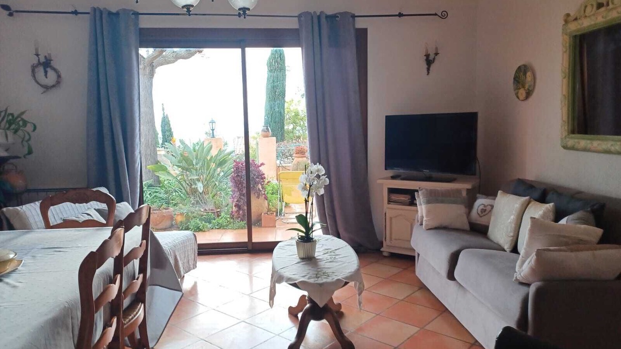 Photo of Livingroom in Ollioules