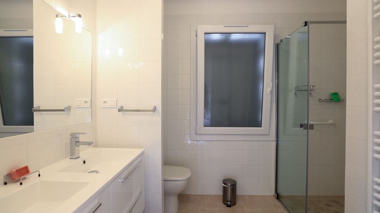 Photo of Bathroom in Menerbes