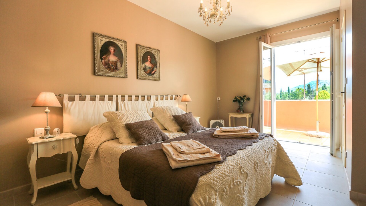 Photo of Bedroom in Menerbes