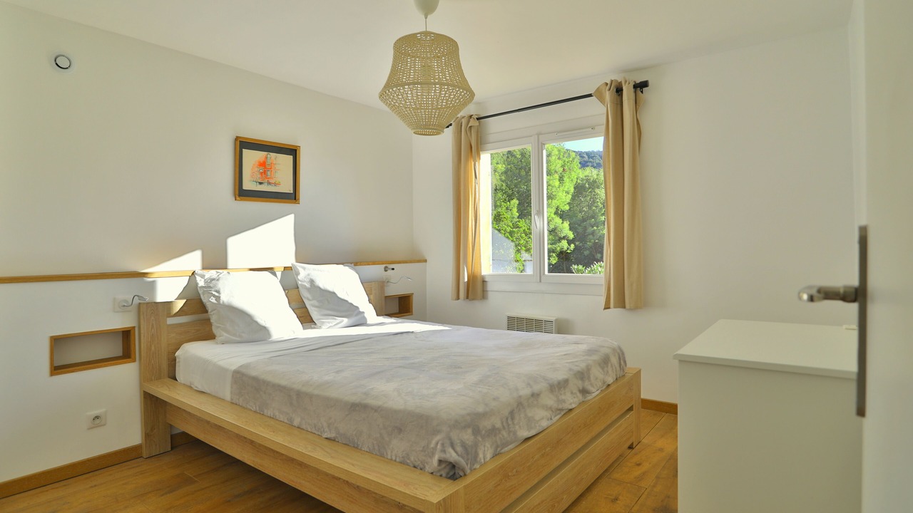 Photo of Bedroom in Bormes-Les-Mimosas