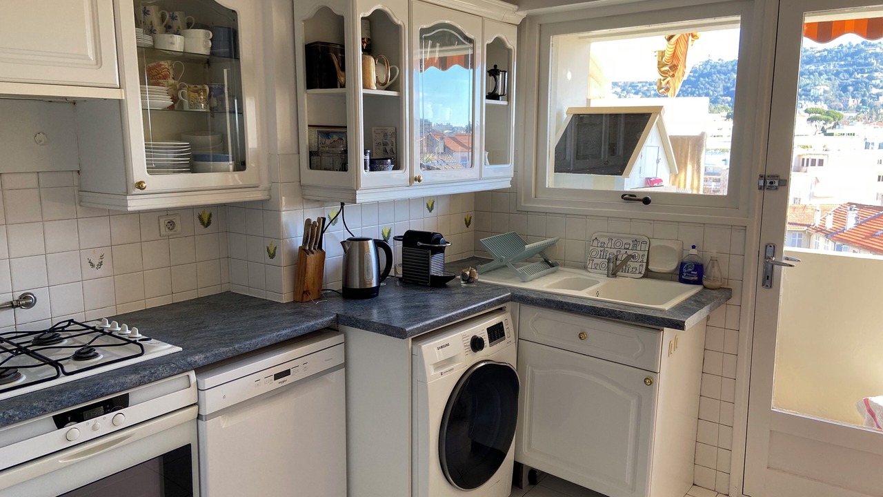 Photo of Kitchen in Prado - Republique