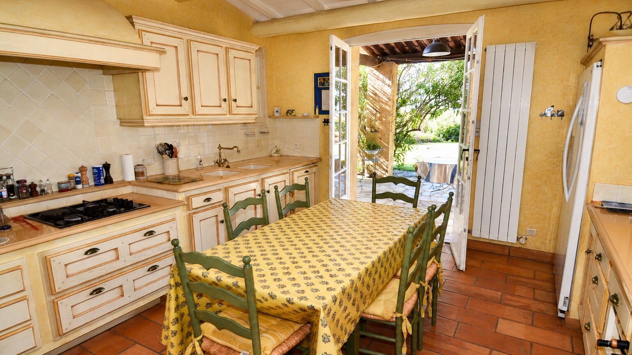 Photo of Kitchen in Pernes-les-Fontaines