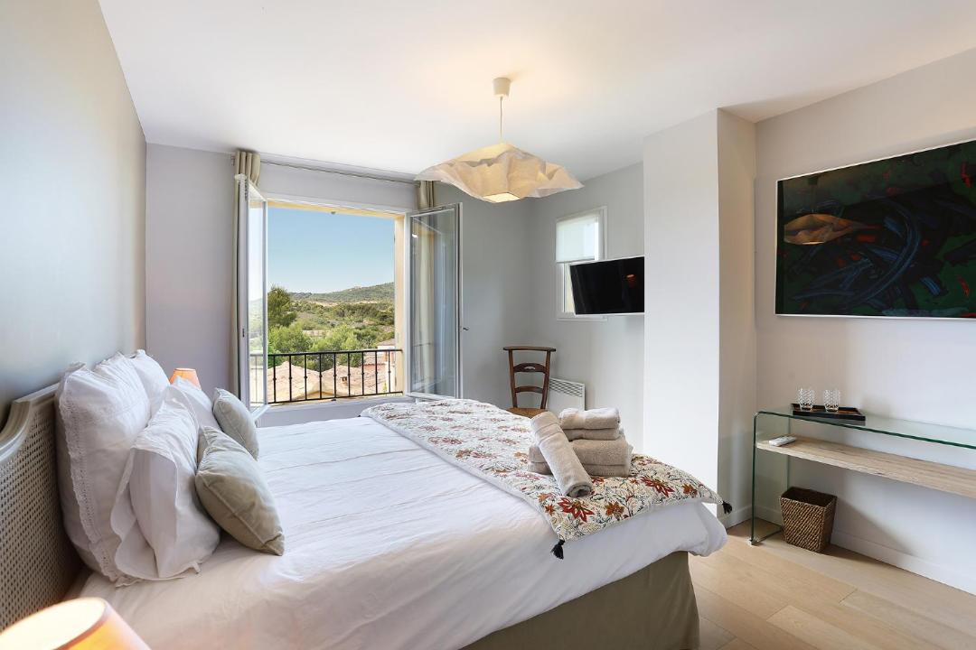 Photo of Bedroom in Pont Royal
