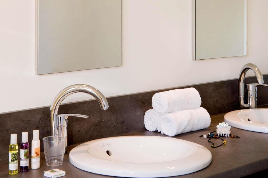 Photo of Bathroom in Chateauneuf-le-Rouge