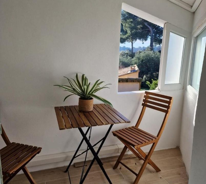 Photo of Patio Balcony in Chateauneuf-de-Gadagne