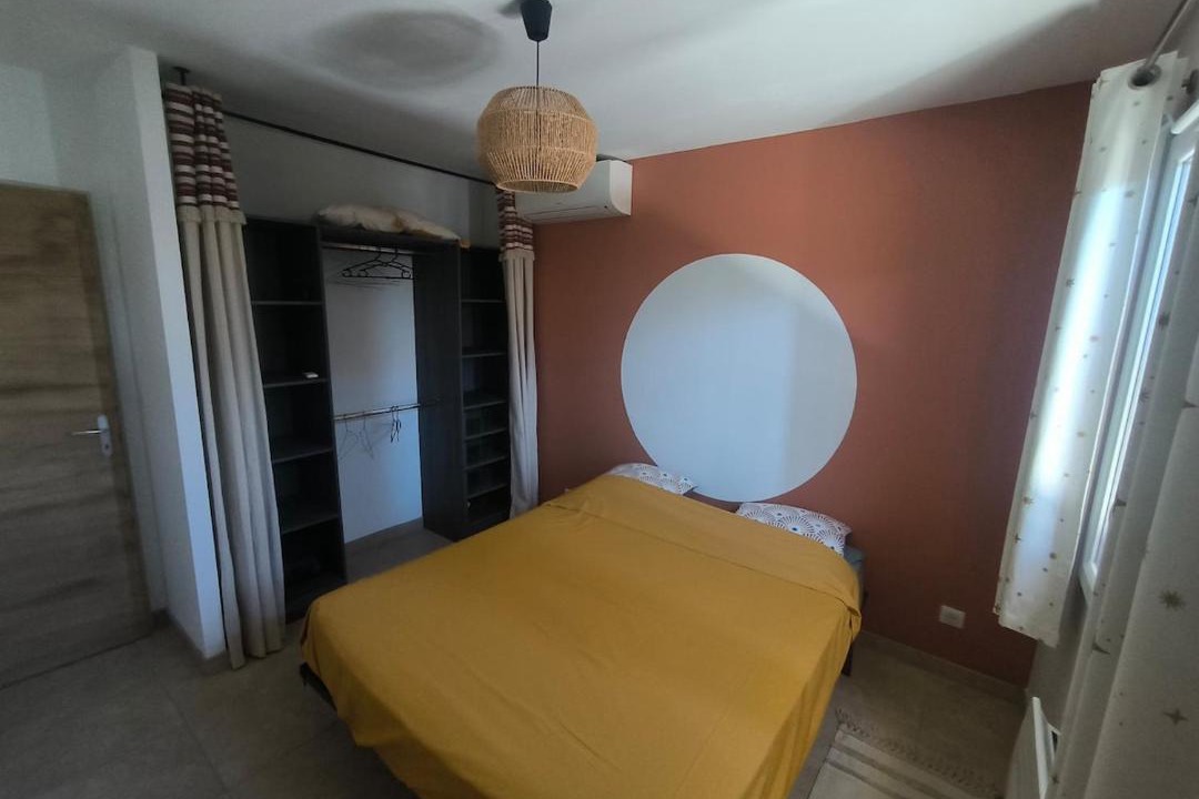 Photo of Bedroom in Raphele-les-Arles