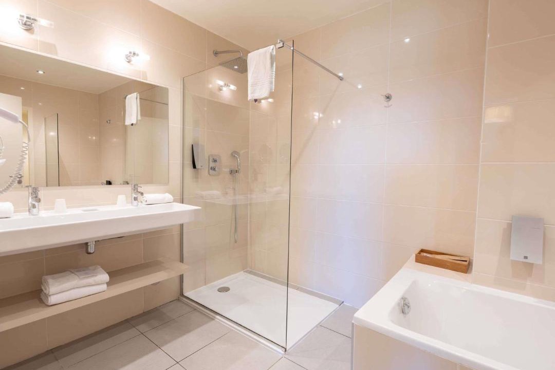 Photo of Bathroom in Chateauneuf-le-Rouge
